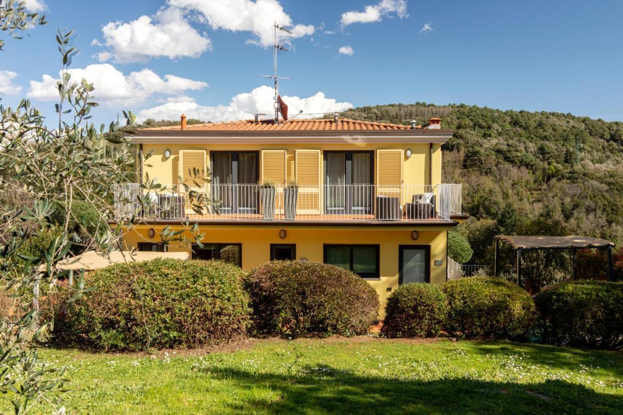 Holiday Prato Verde Chiatri Екстериор снимка