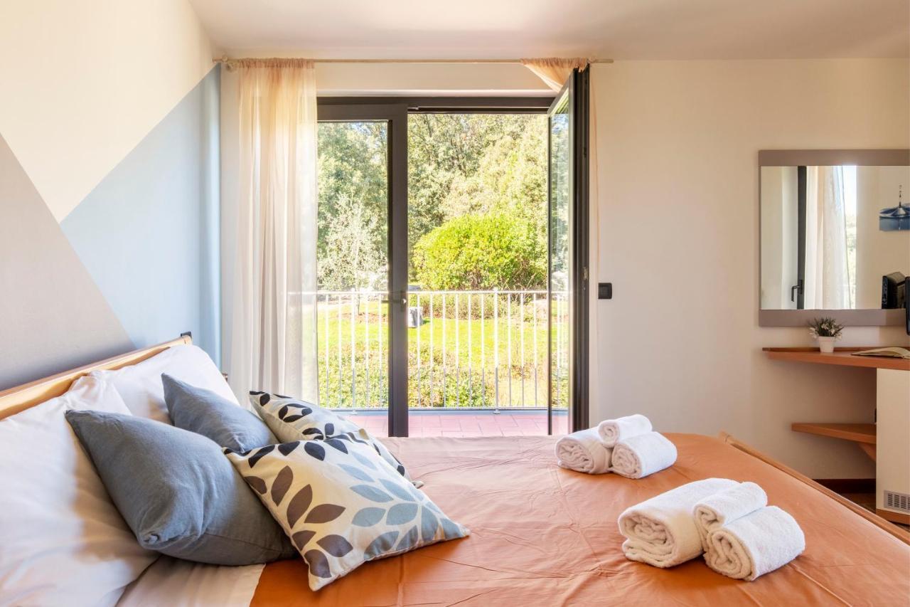 Holiday Prato Verde Chiatri Екстериор снимка