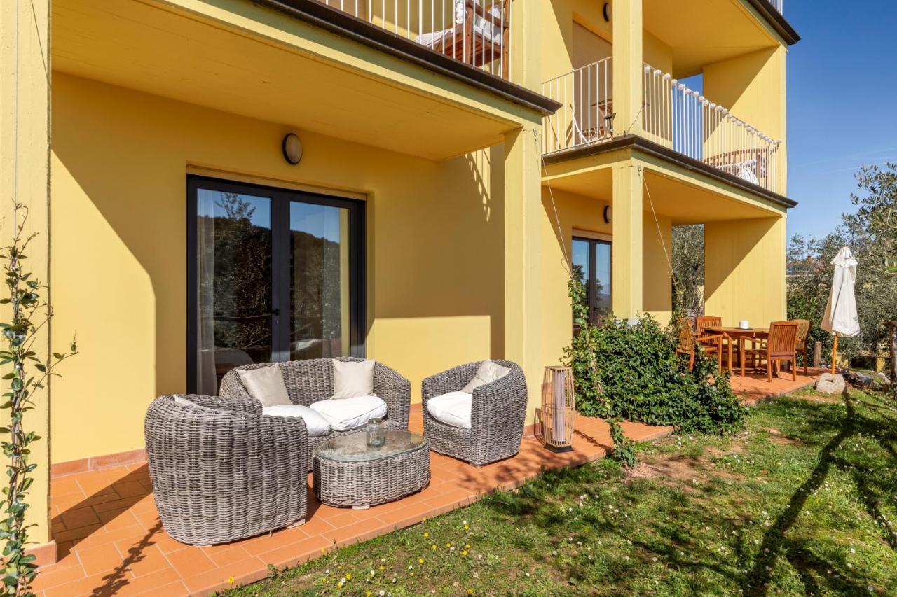 Holiday Prato Verde Chiatri Екстериор снимка