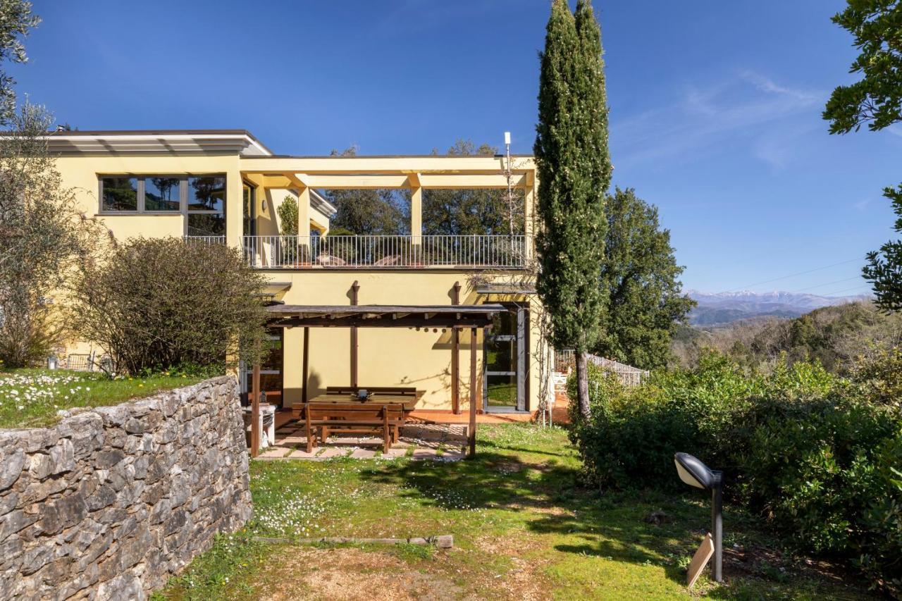 Holiday Prato Verde Chiatri Екстериор снимка