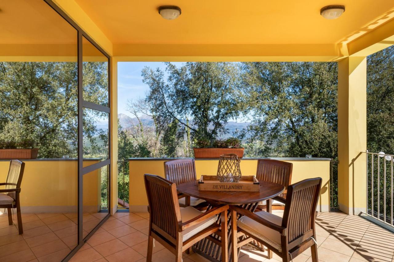 Holiday Prato Verde Chiatri Екстериор снимка