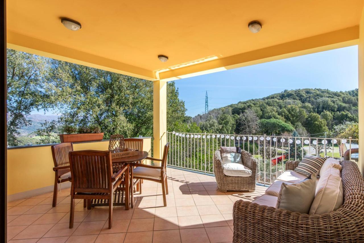 Holiday Prato Verde Chiatri Екстериор снимка