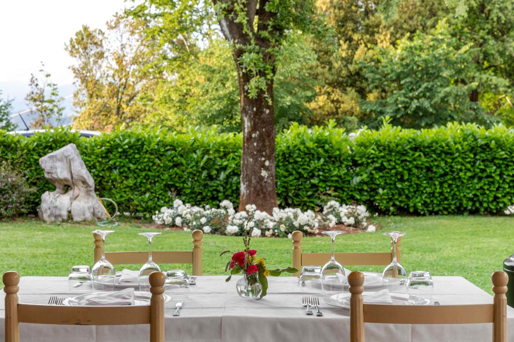 Holiday Prato Verde Chiatri Екстериор снимка