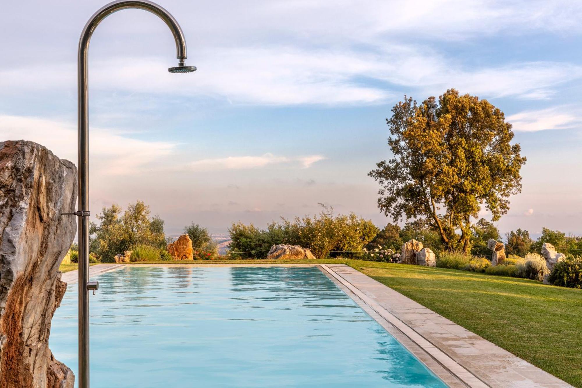 Holiday Prato Verde Chiatri Екстериор снимка